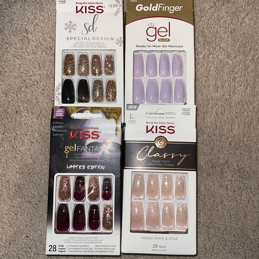NIB Kiss Nails